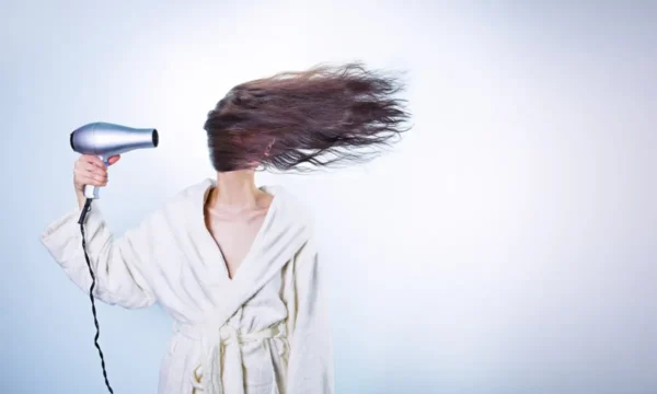 Cómo Evitar la Caída del Cabello en Mujeres